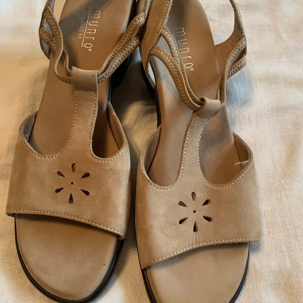 Munro Tan Leather Open Toe Wedge Heel Slingback Sandals 8N